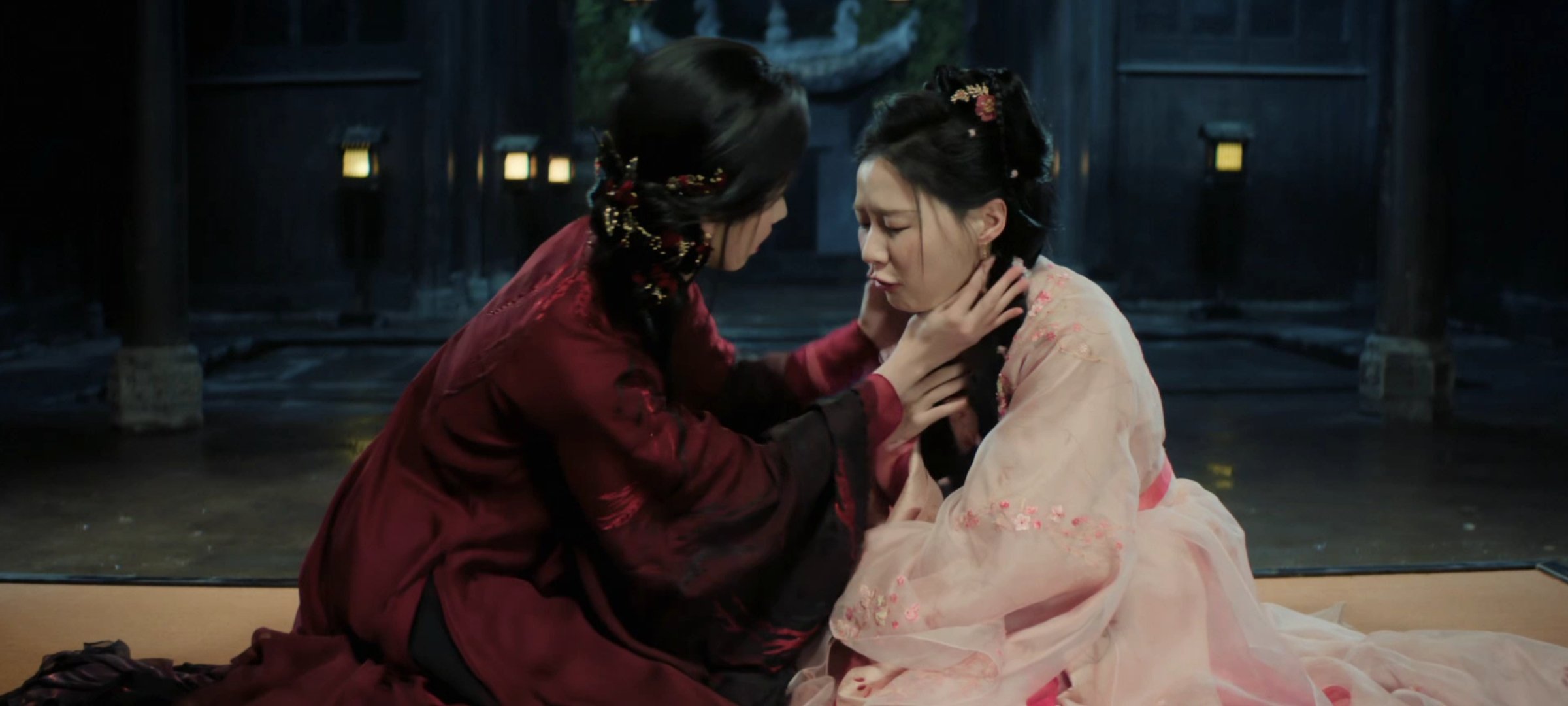 啊啊啊谁偷偷把月鳞绮纪花絮剪到正片里了陈都灵金靖这段根本不像演的哈哈哈哈哈哈哈哈