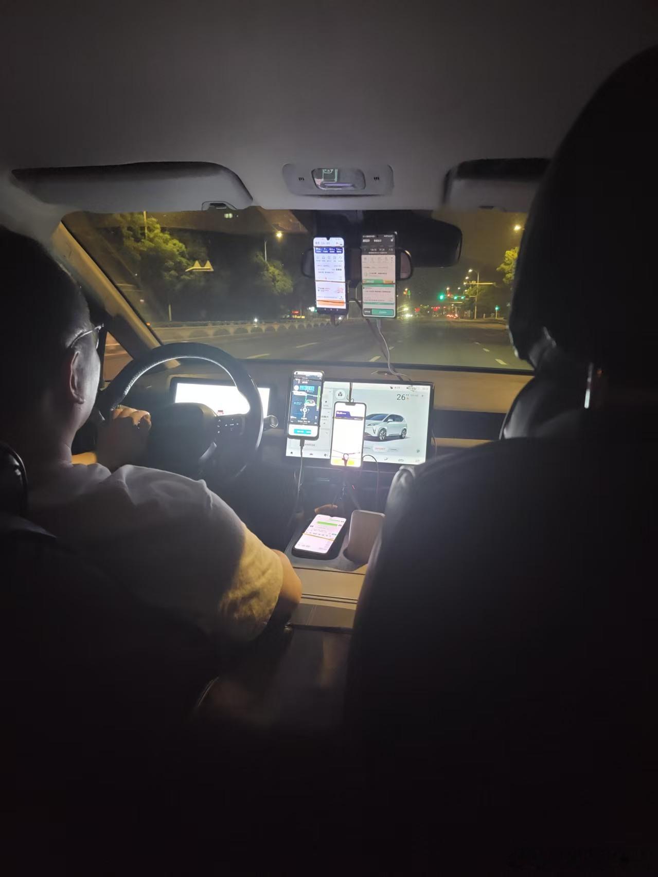师傅，我眼睛睁不开了…[跪了]​​​