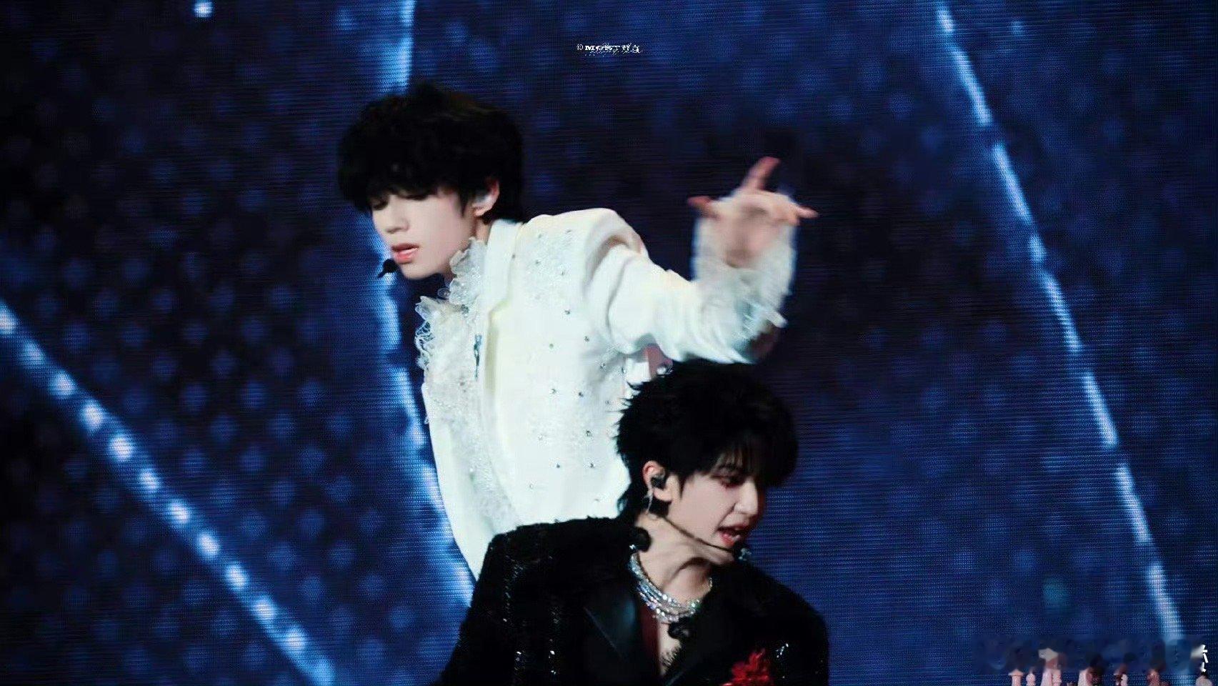 穆祉丞带王橹杰进拍子穆祉丞临场控场绝了！稳稳带王橹杰进拍子，默契配合太戳人～