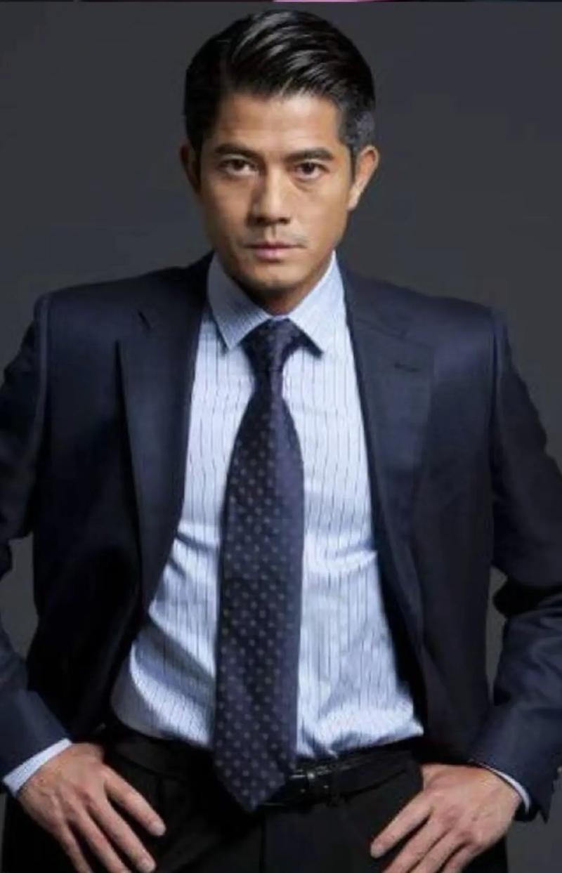 60岁郭富城自曝一天只吃一餐半，“已经坚持10年只在度蜜月是破例”。少吃少餐，