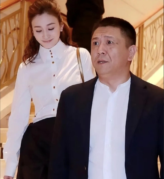2014年，徐佳宁对李小冉深情告白，只要嫁给自己就给你5亿零花钱！之前的李小冉在