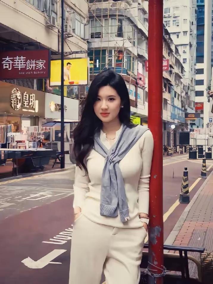 都市街拍，时尚穿搭，青春洋溢