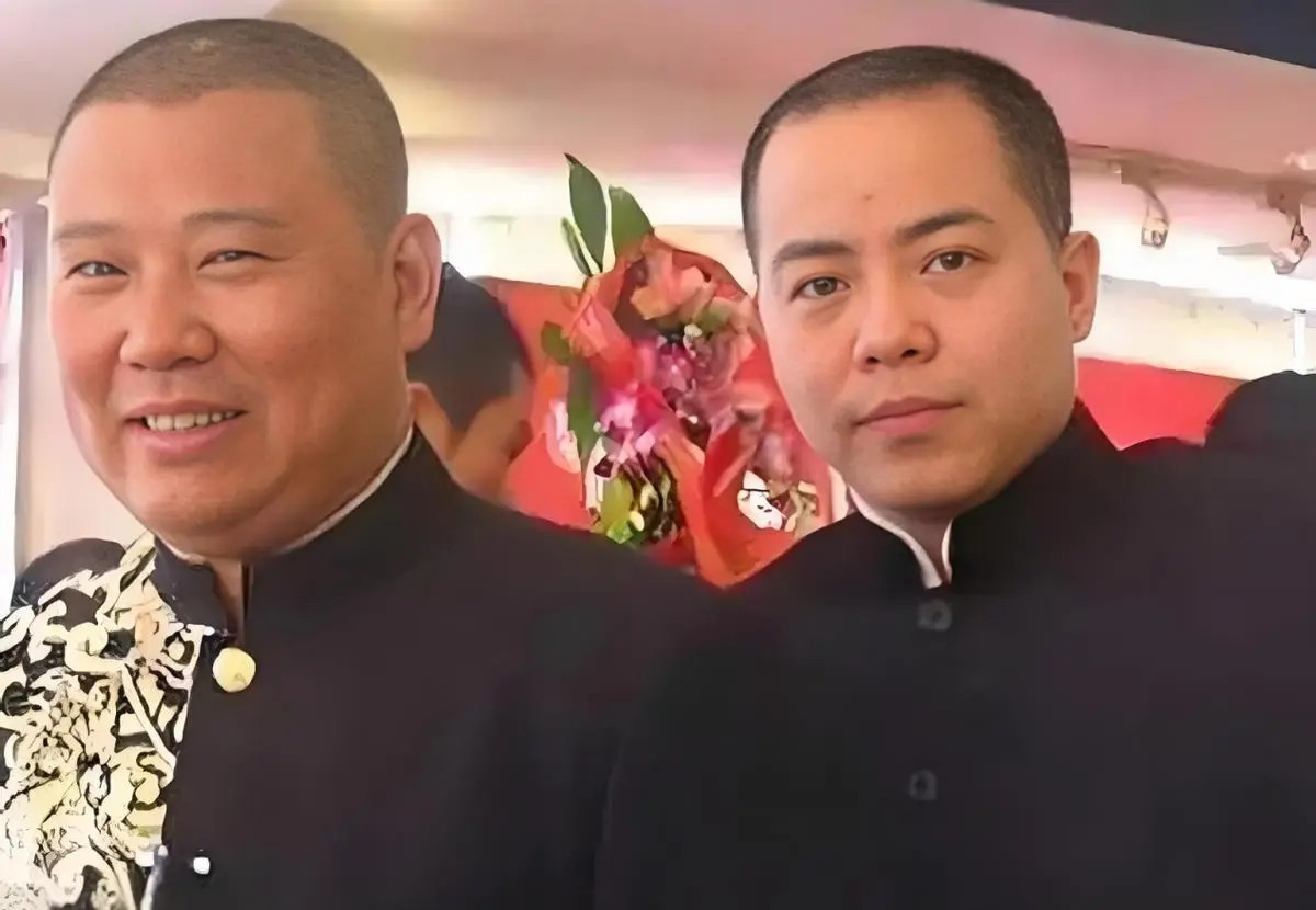 2008年，徐德亮怒气冲冲地对郭德纲说：“一场商演你拿40万，却只给我150元