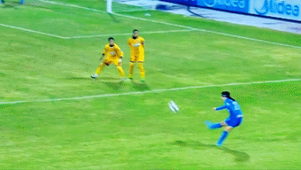 武汉女足进球了！外援奥乌苏甩头攻门，攻破伊朗巴姆卡图恩球门，上半场取得1：0领先