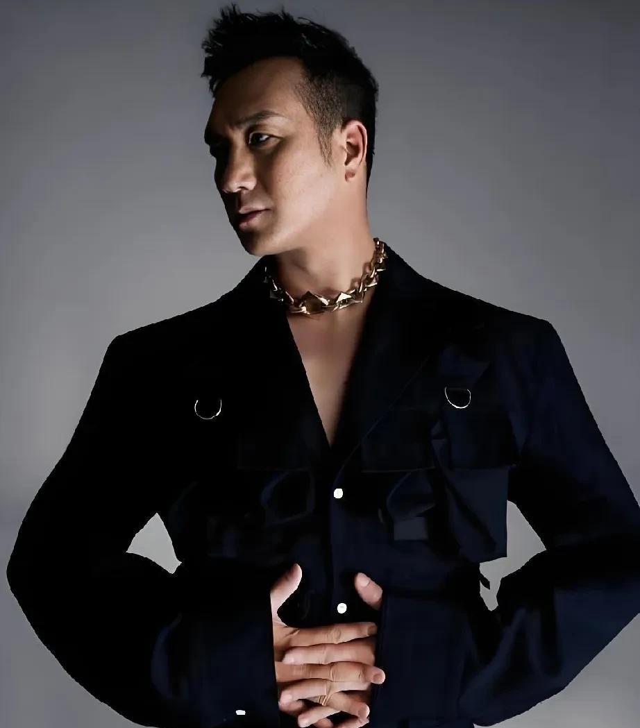 黄觉说，我很少演《藏海传》这类古装剧。开始我以为他是说长相不适合，直到听了他