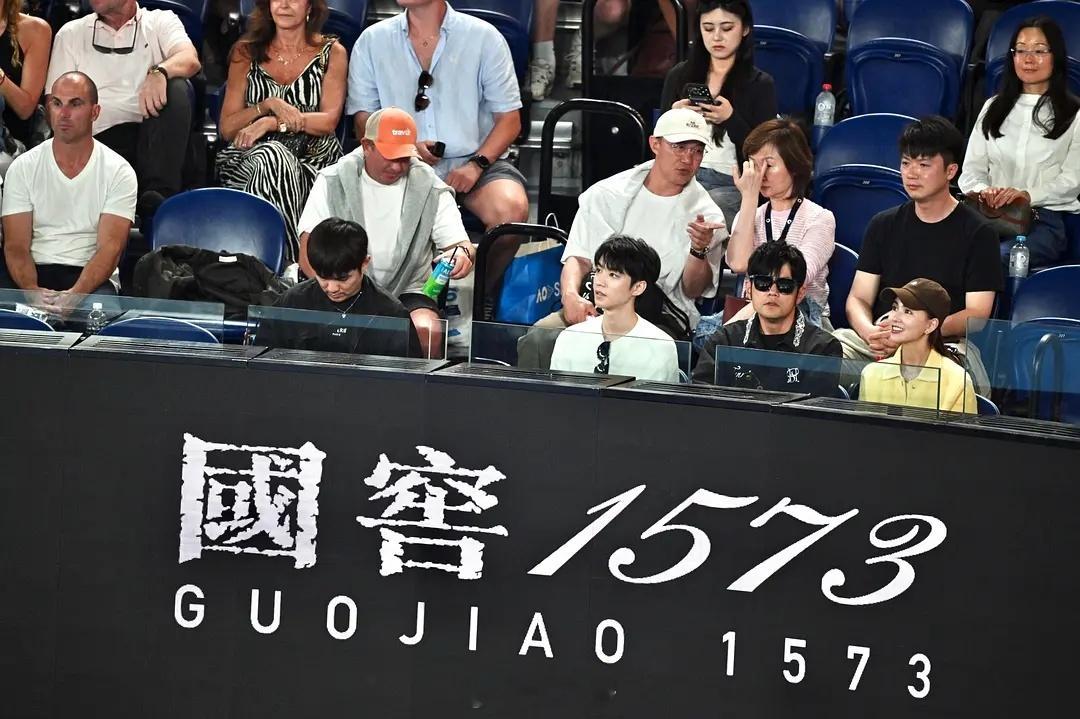 王俊凯和周杰伦去看澳网了？偶像和偶像的偶像的同框