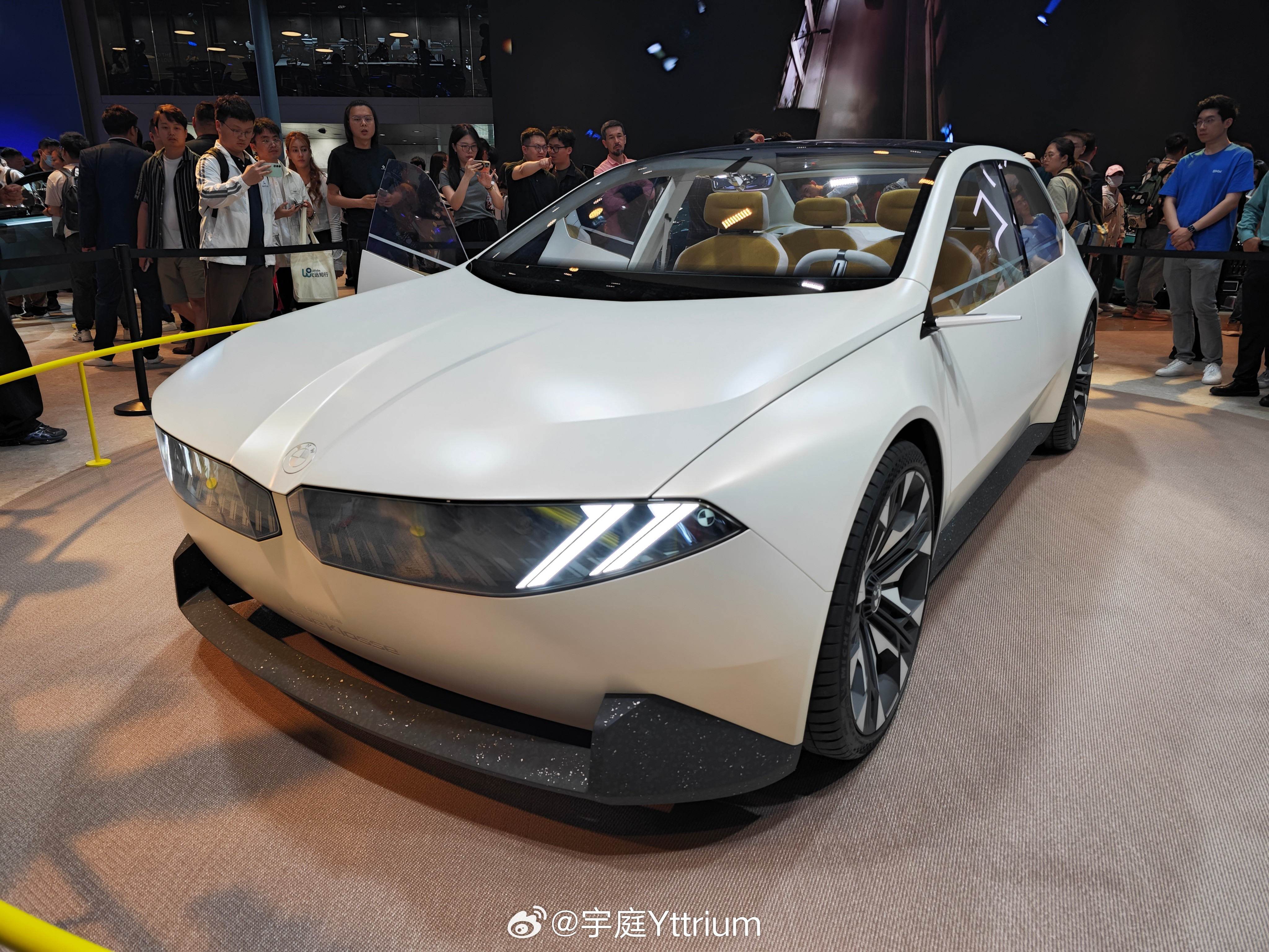 之前在车展看BMWVisionNeueKlasse概念车的时候，我内心