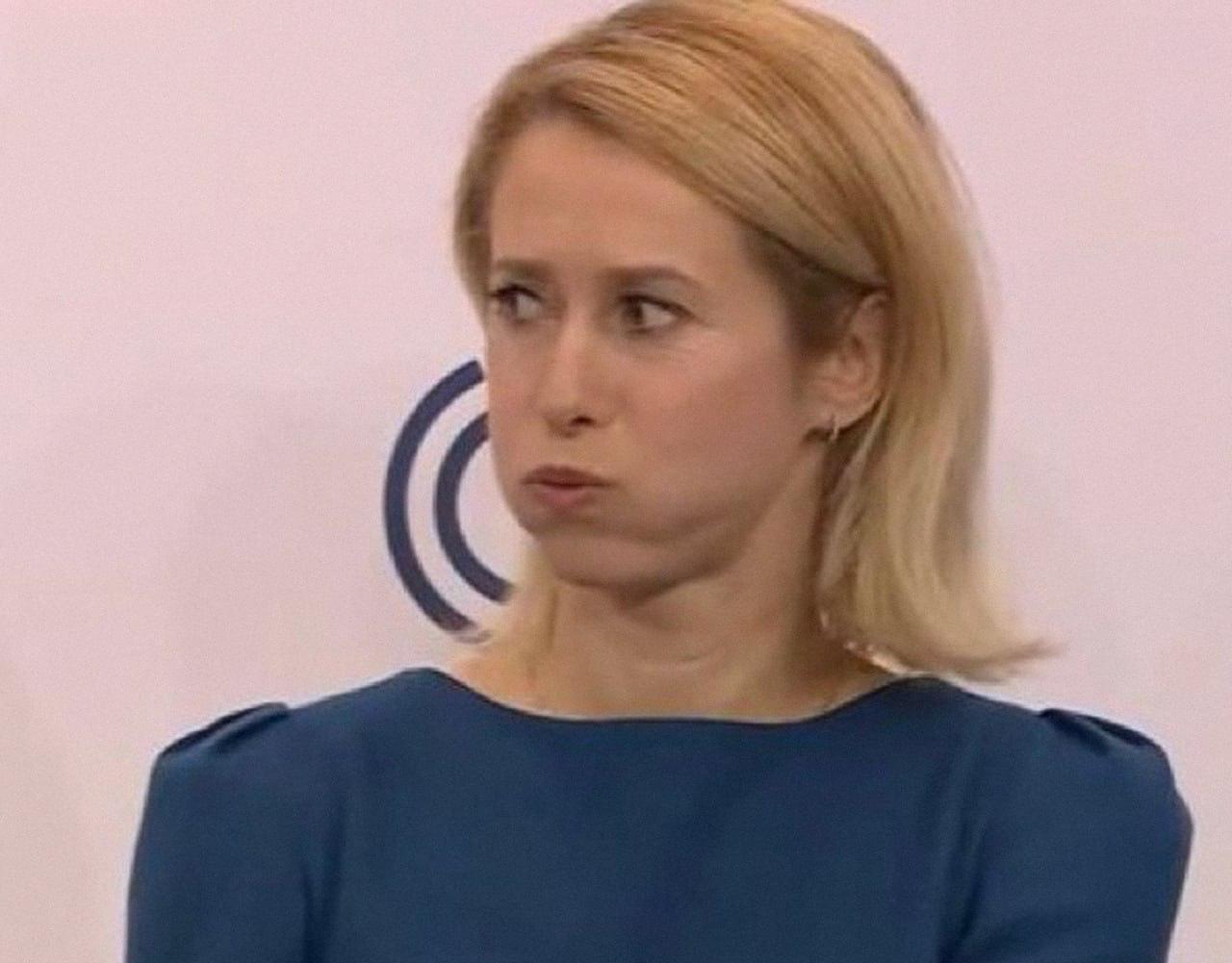 近日2026年慕尼黑安全会议，欧盟外交政策负责人卡娅·卡拉斯因一张紧抿双唇、鼓起