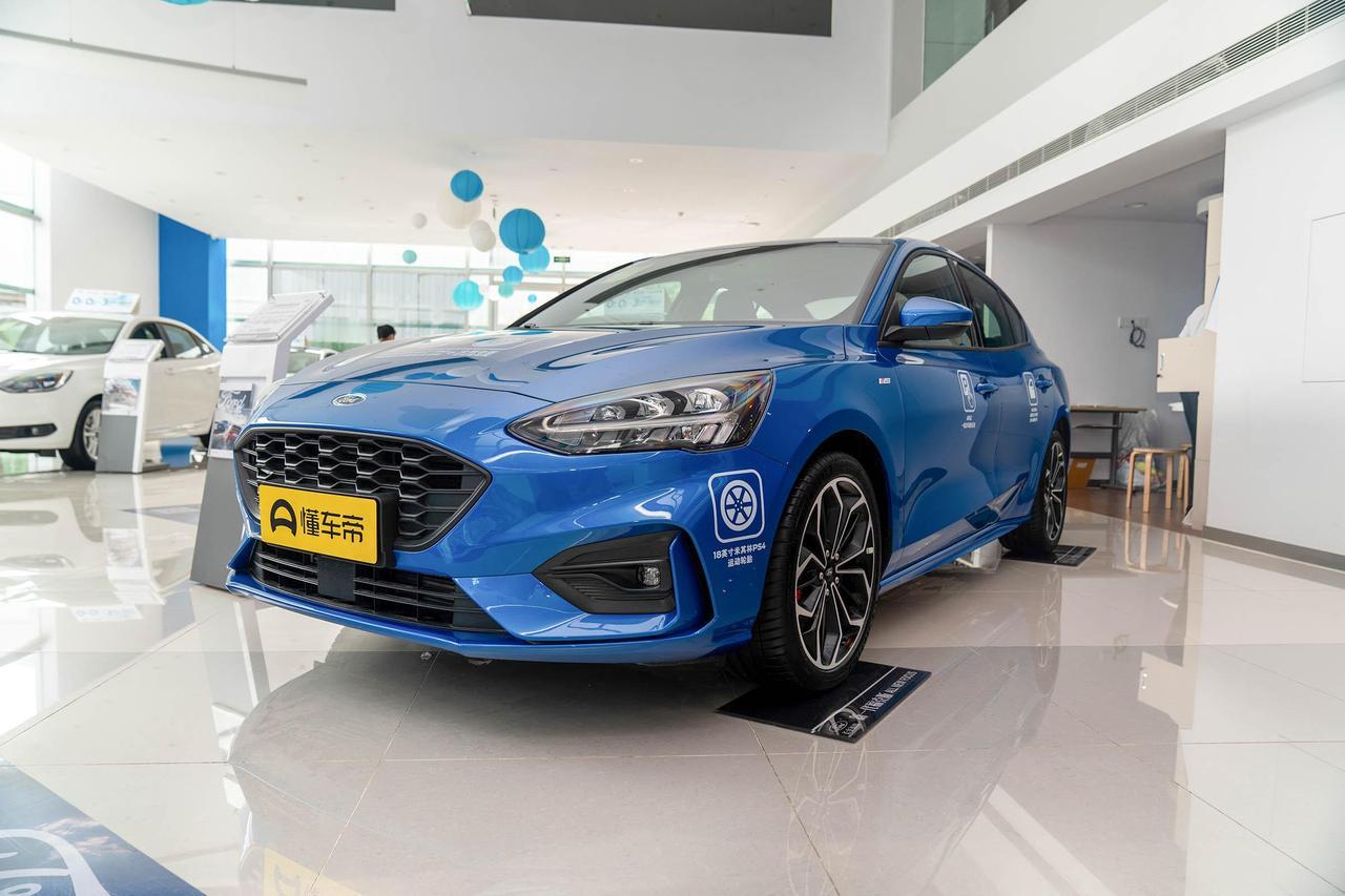 二手福克斯能不能买？像这一辆三厢福克斯180，2020年12月上牌， 当初新车