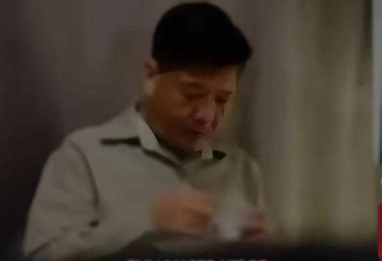 差一点被印度尼西亚枪决的女毒犯维洛索却被马科斯赦免，在菲律宾引起巨大争议。早