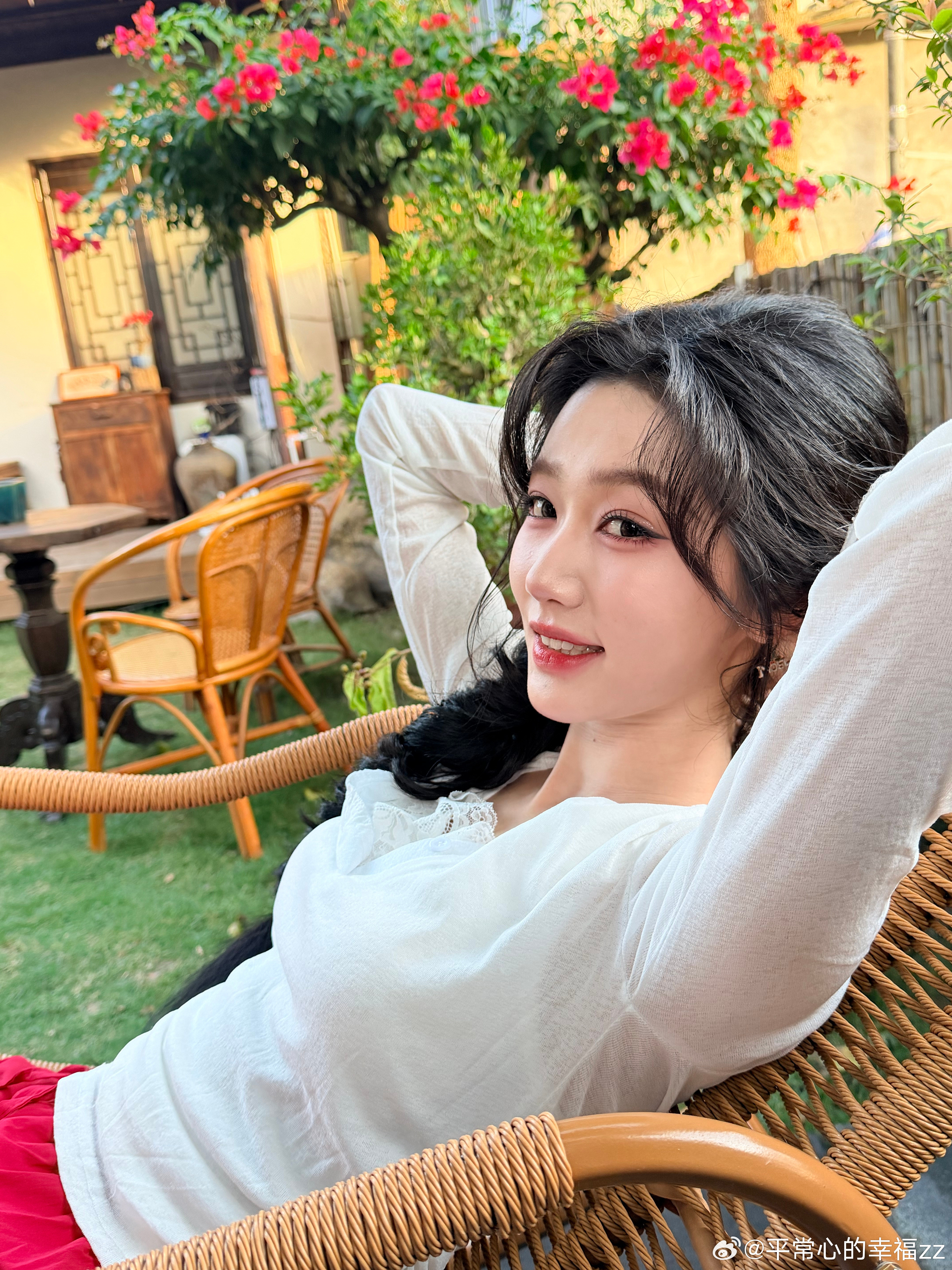 岳雨婷闯婚房反转！完整视频曝光，全员开心何来冒犯？短剧演员岳雨婷“强闯婚房宣剧