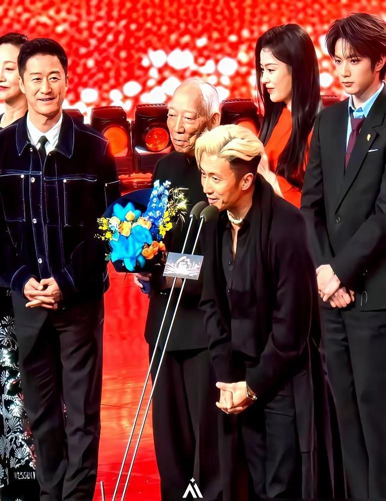 8500万的豪宅，月租11万租出去了。这事儿搁几年前谁能想到？2017年谢