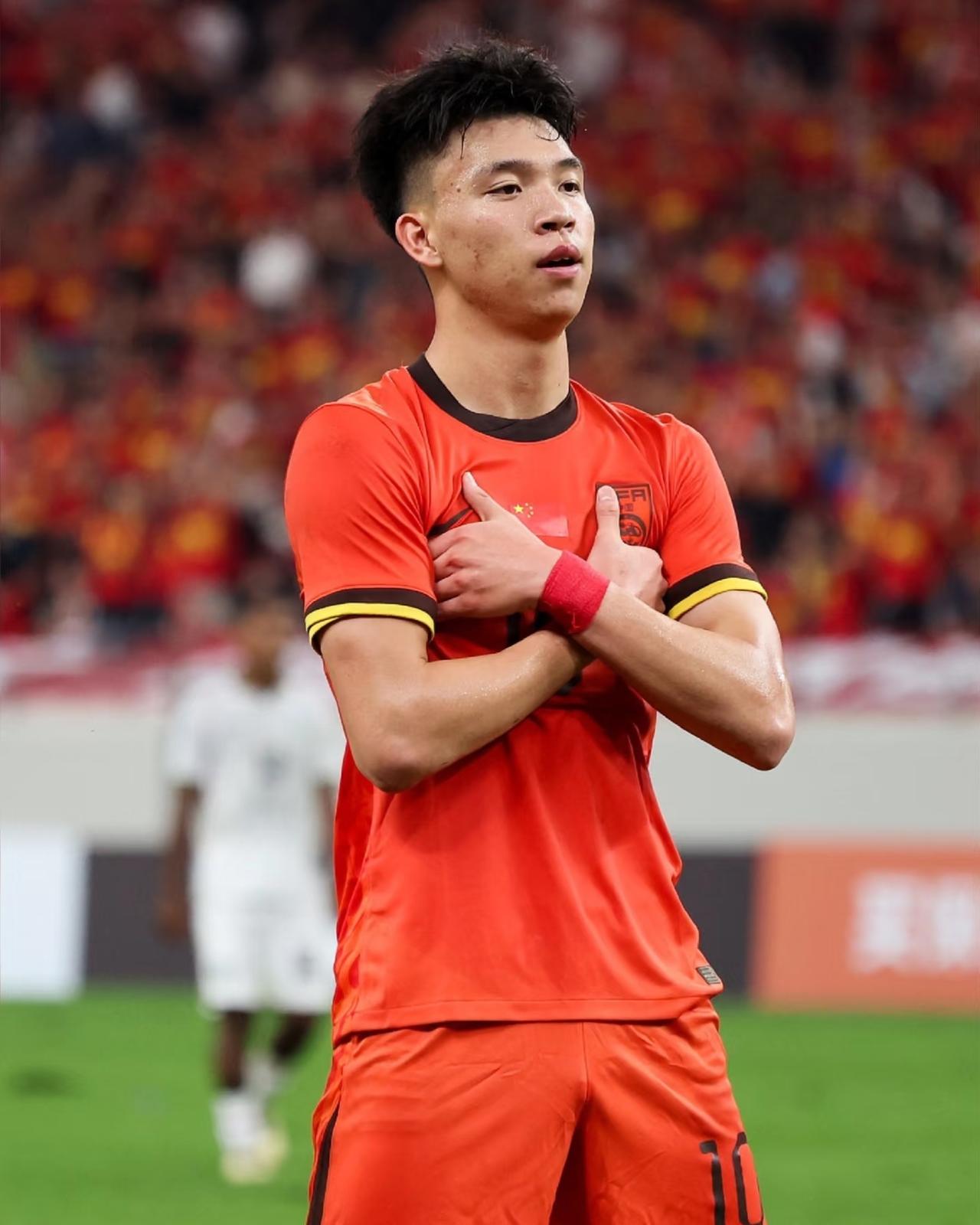 王玉栋水平如何，该不该留洋李玮峰一句话给出了全部答案。话糙理不糙。