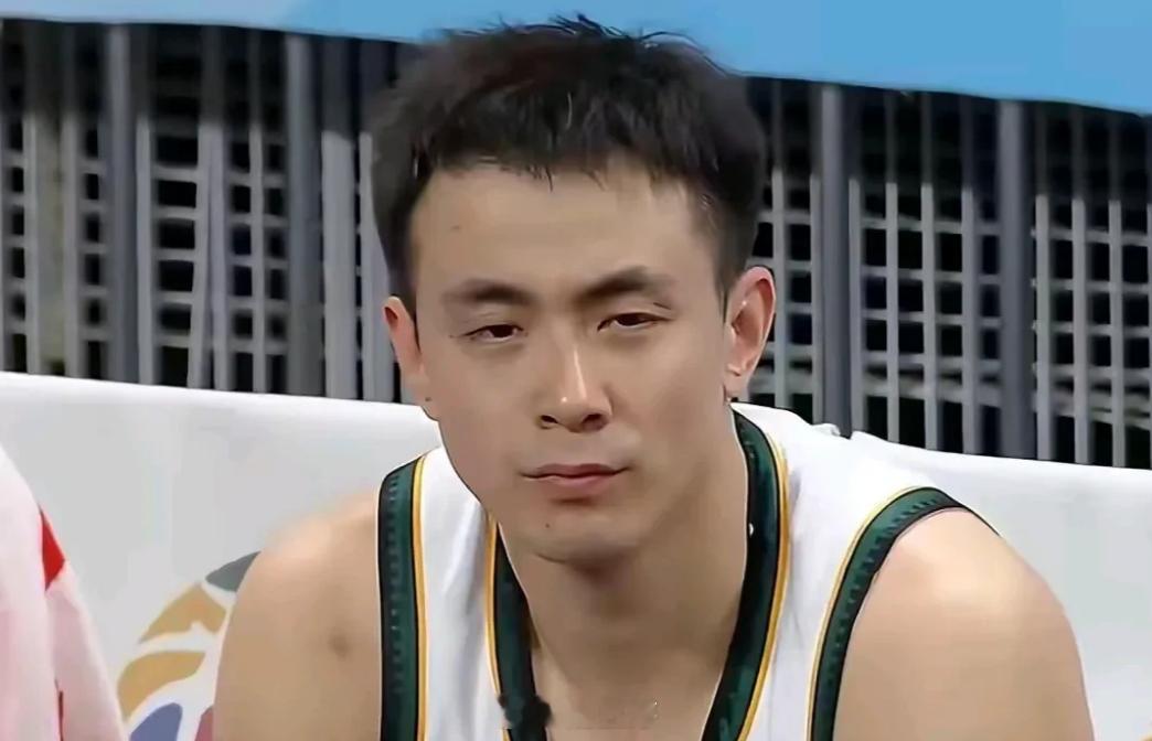 中国男篮我预测中国男篮和日本男篮的首发五虎是：中锋：胡金秋锋线：张镇麟和朱俊龙