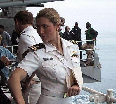 美国航母上有这么多女兵，到底是因为“女兵效应”还是纯粹的“政治正确”？实际上，这