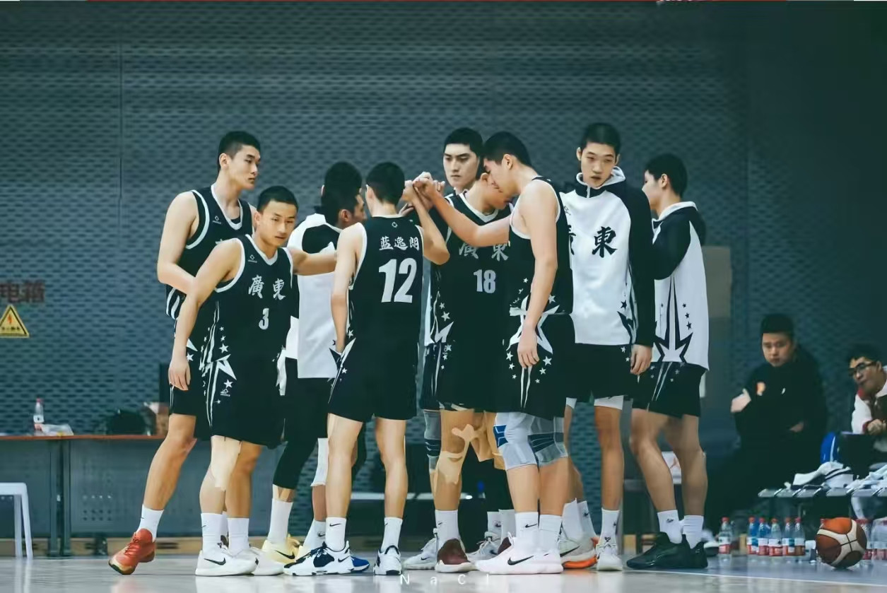 辽宁这届全运会有点惨！广东U18全运男篮狂胜辽宁33分轻松杀进4强，半决赛对阵上海