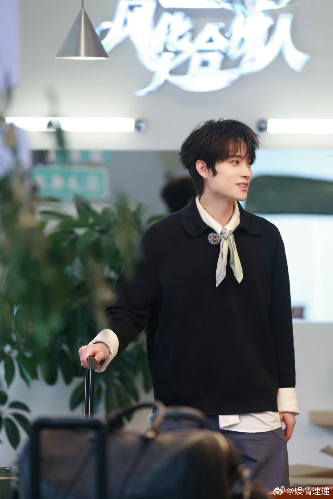 井胧翻白眼笑死我了井胧人形弹幕机风华合伙人本来还安安静静的，一句土味情话让井胧直