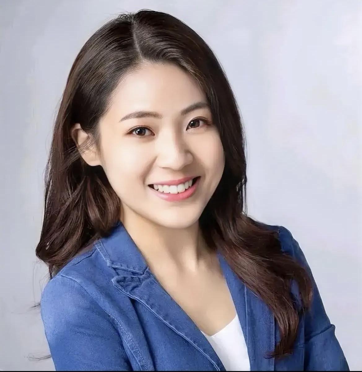 郑丽文再添一员联手收拾民进党的女将，不仅人长得挺漂亮，战力也挺强，应该鼓励鼓励。