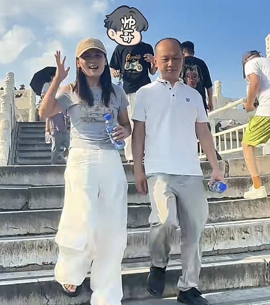 瑾汐二哥带瑾汐喝豆汁逛天坛东东成为御用摄影师1句话刷屏留言区今天瑾汐更新