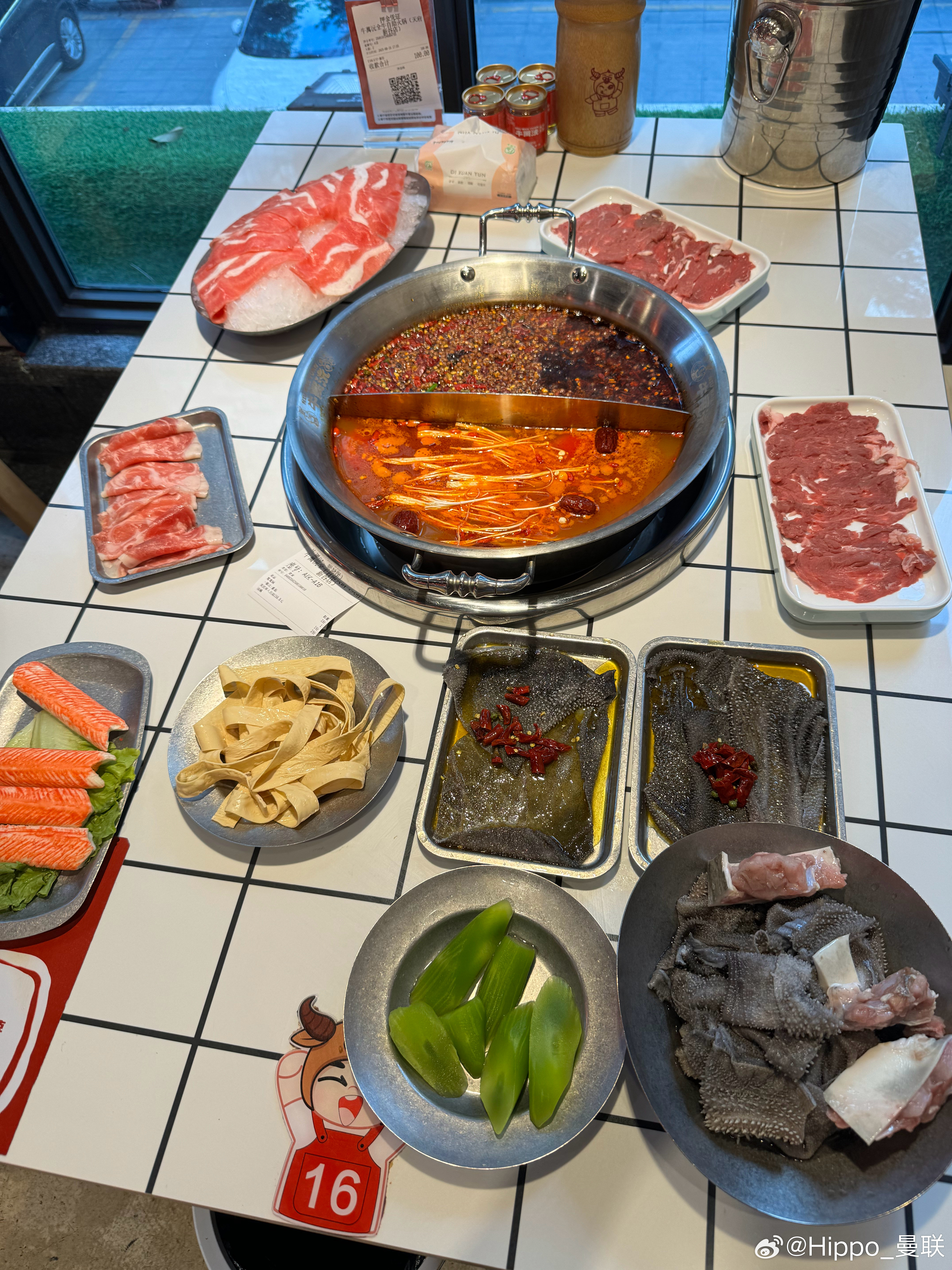 昨天推荐的火锅，今天来吃呢，简直离谱。200块钱自助餐，这么多菜，在金融城，不亏