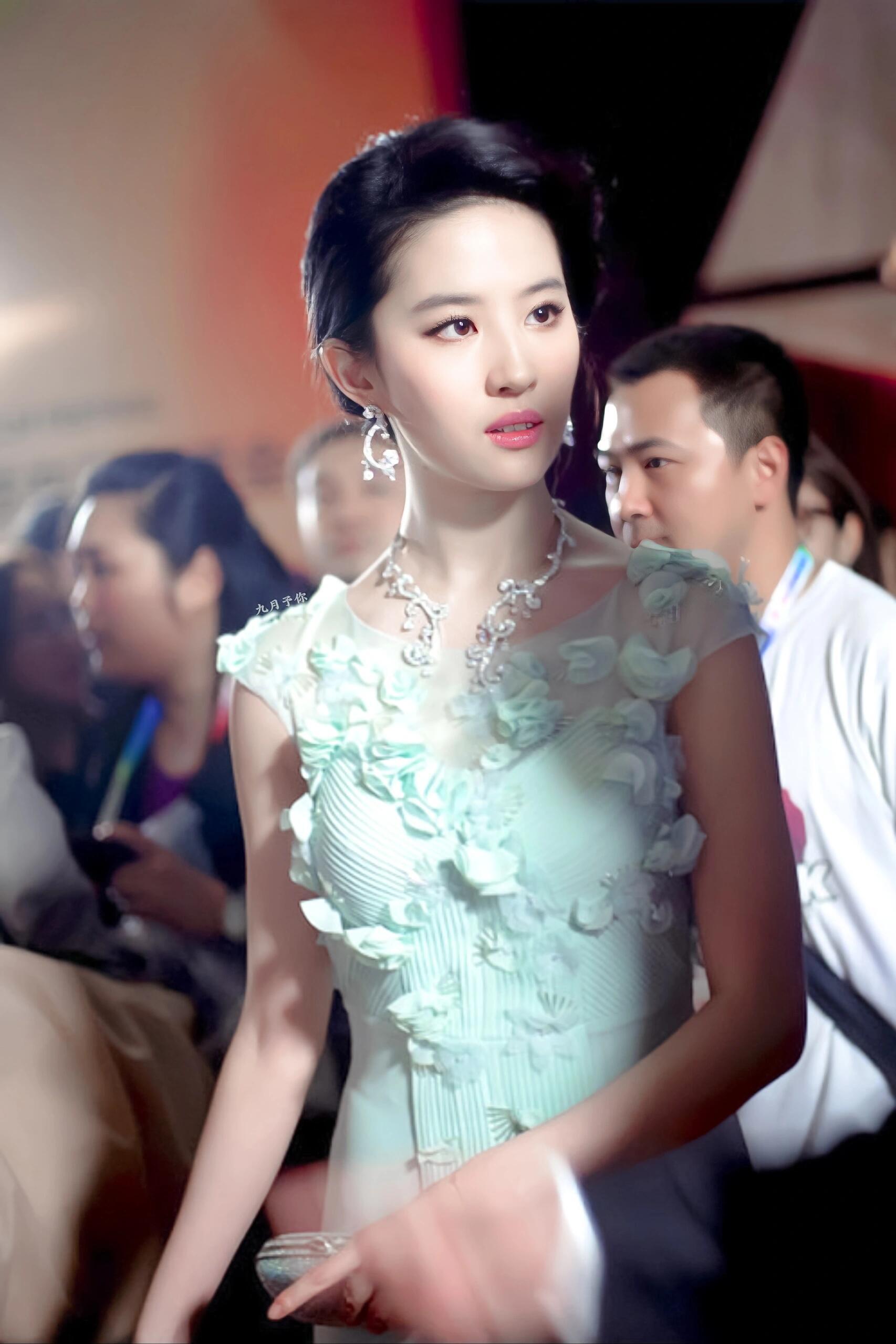 刘亦菲这套礼服造型还有多少人没看过​​​