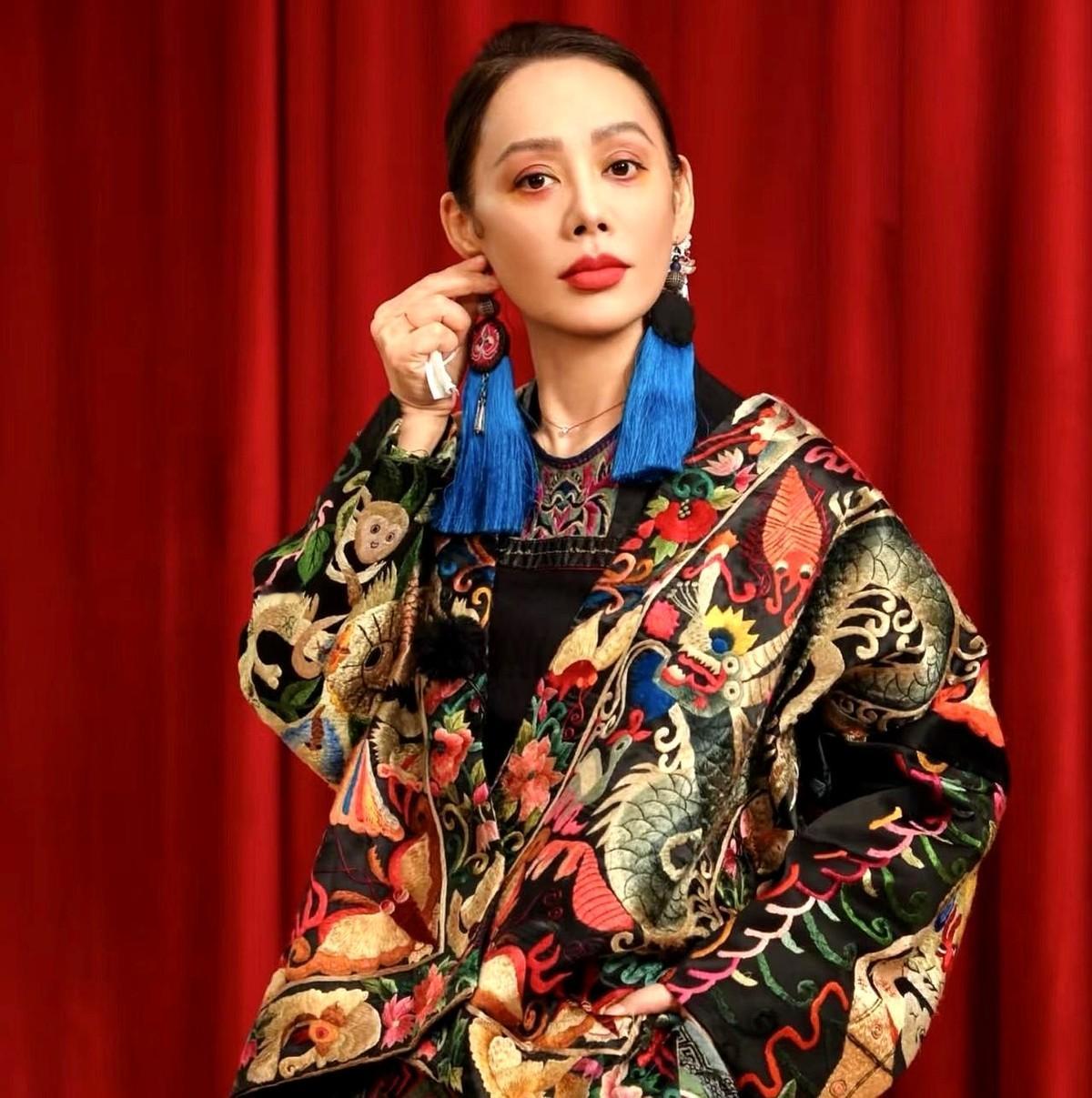 宁静的一句话，把很多人的年龄焦虑给治好了，她说：我是1972年的，我54岁了，我