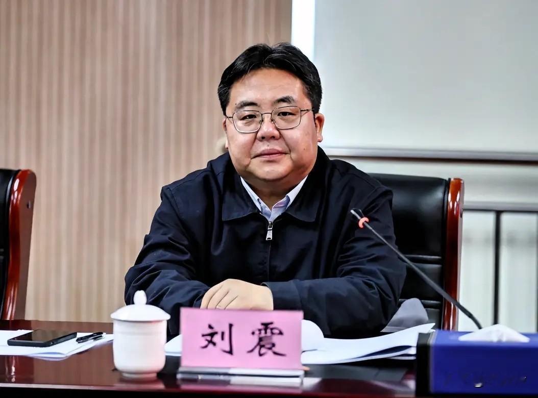 管了7年干部的人，自己的帽子没保住。9月21日晚，北京市纪委监委通报，北京市平谷区人大常委会党组书记