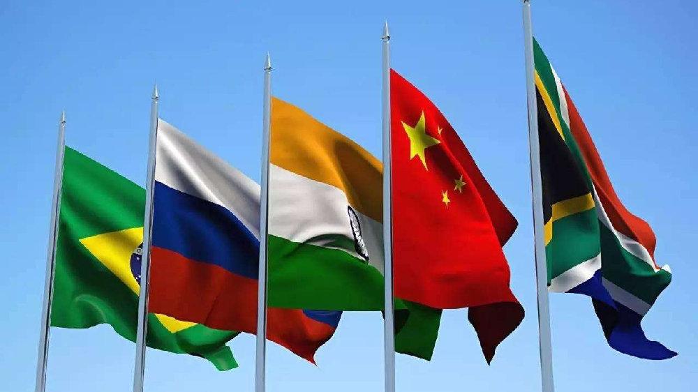 金砖扩员后，11个正式成员国名单一次性看懂金砖目前一共11个正式成员国。创始