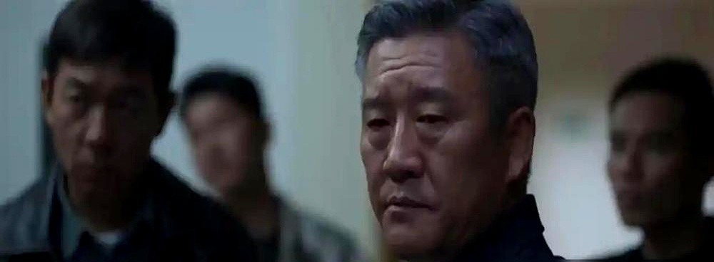 阿如那新剧搭档段奕宏，首播收视直接干到3.2%！结果豆瓣开分5.9……这落差也太大了。《藏锋》这剧，