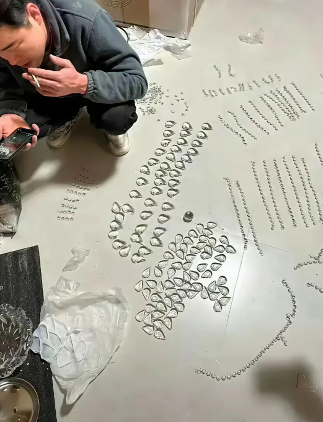 烟都抽半包了，还没研究出来怎么装
