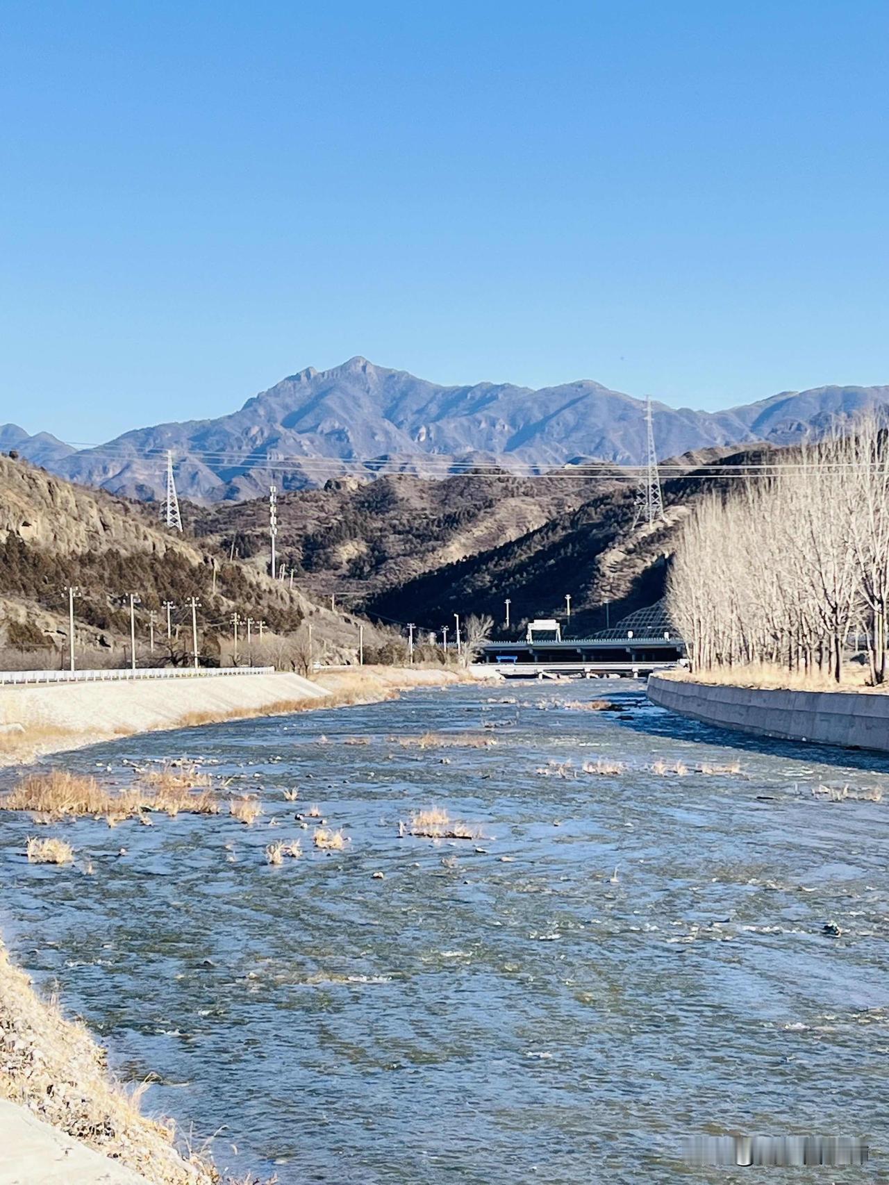 26岁，要不要离开北京去老家省会？本人男，北京末流985文科硕，硕士期间all