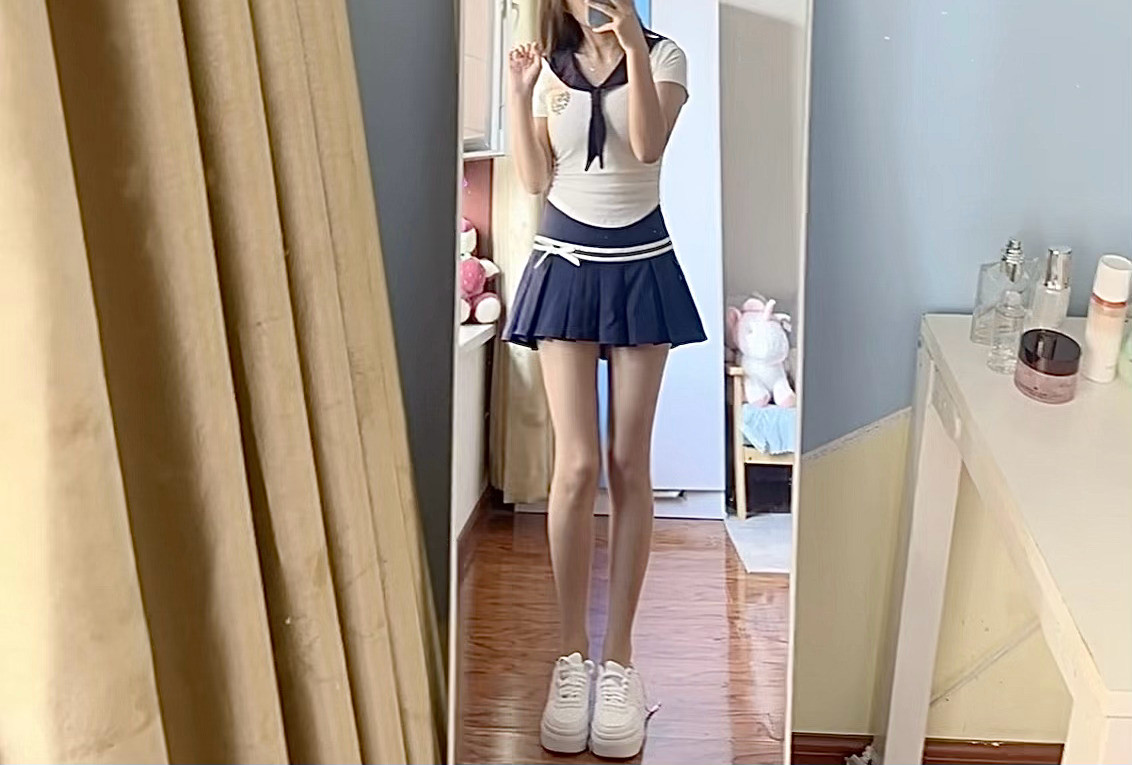 水手服要eat一下吗？​​​[并不简单]​​​