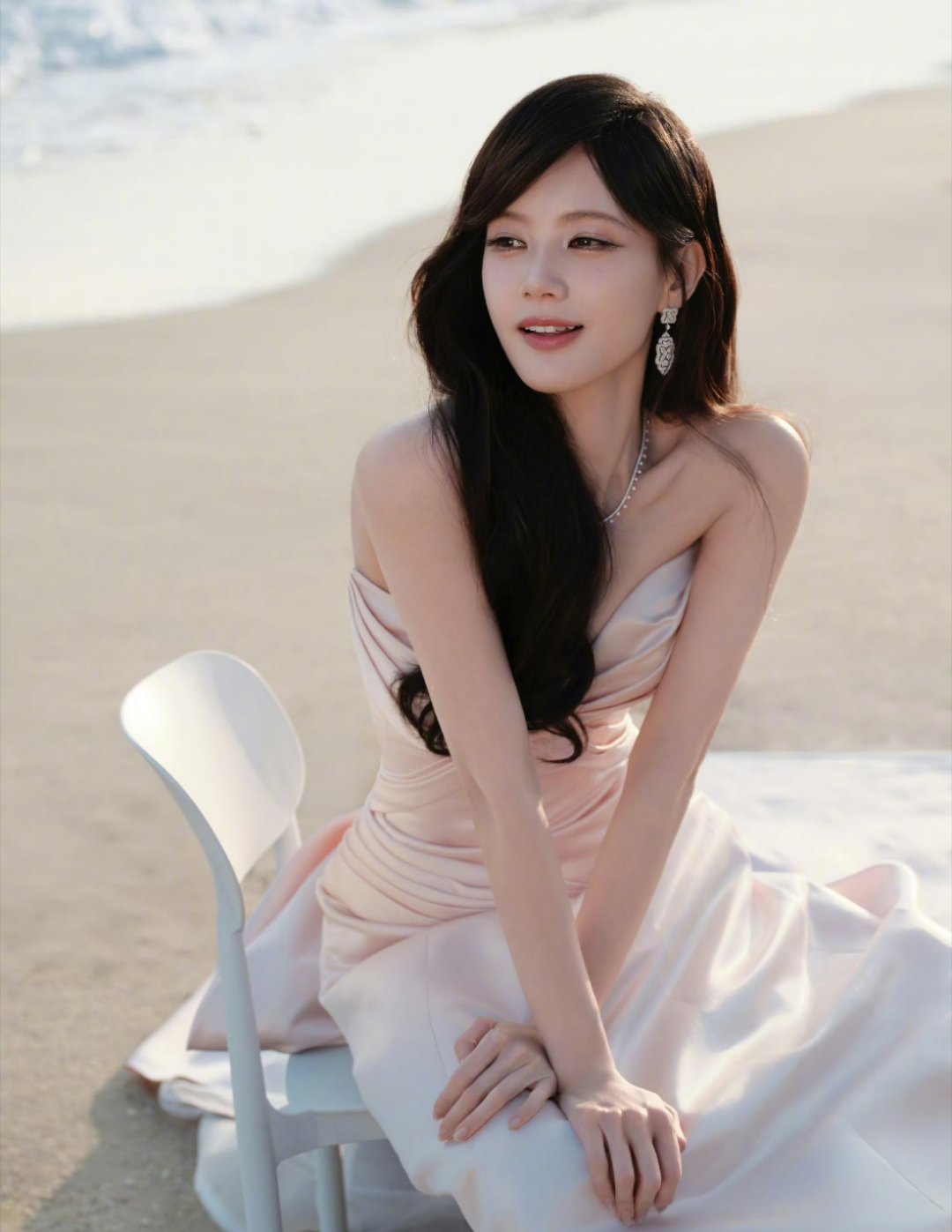 海边的公主！雪雪宝宝线上待会见！期待闪耀的李一桐