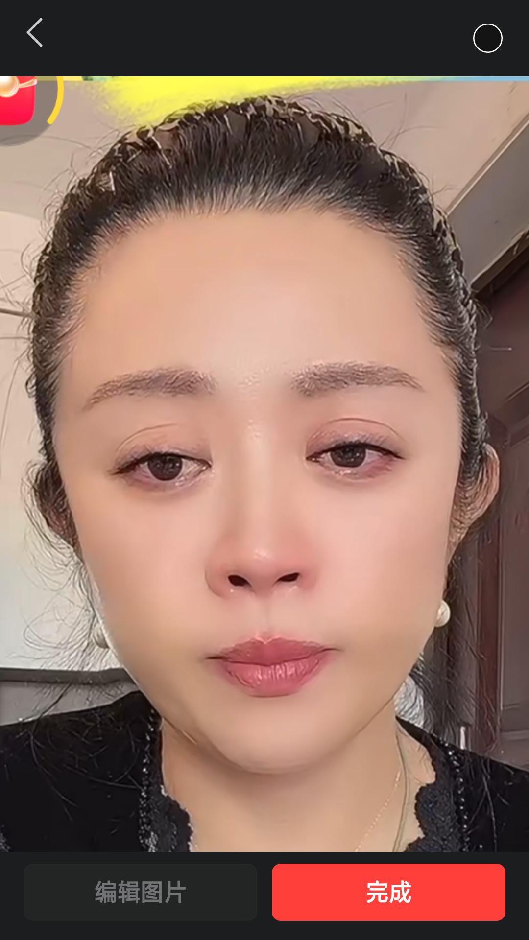 【本山大叔弟子王小利前妻温美玲直播间含泪回应兄弟纷争。】温美玲说:大家打字和留言