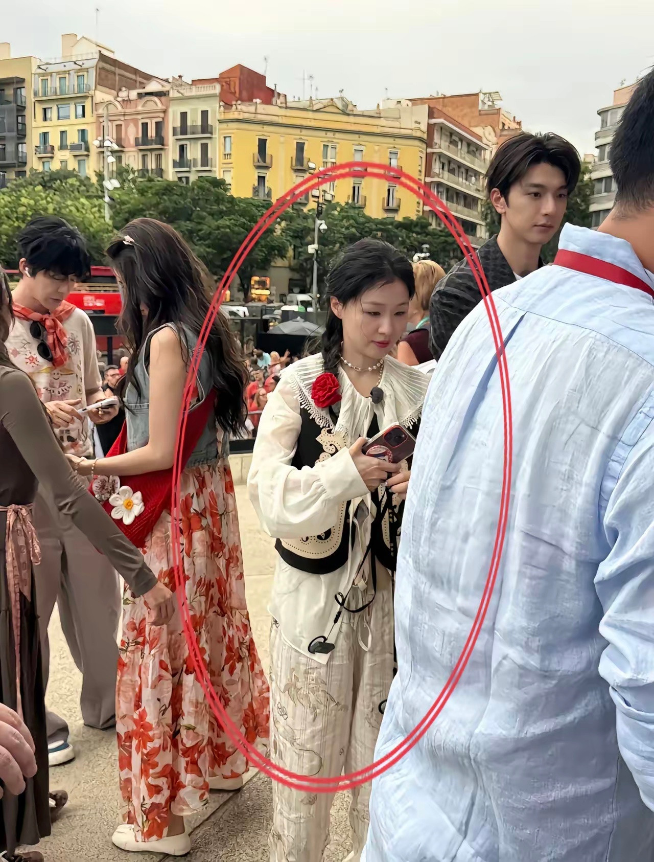 妈呀！金靖现实中长这样……