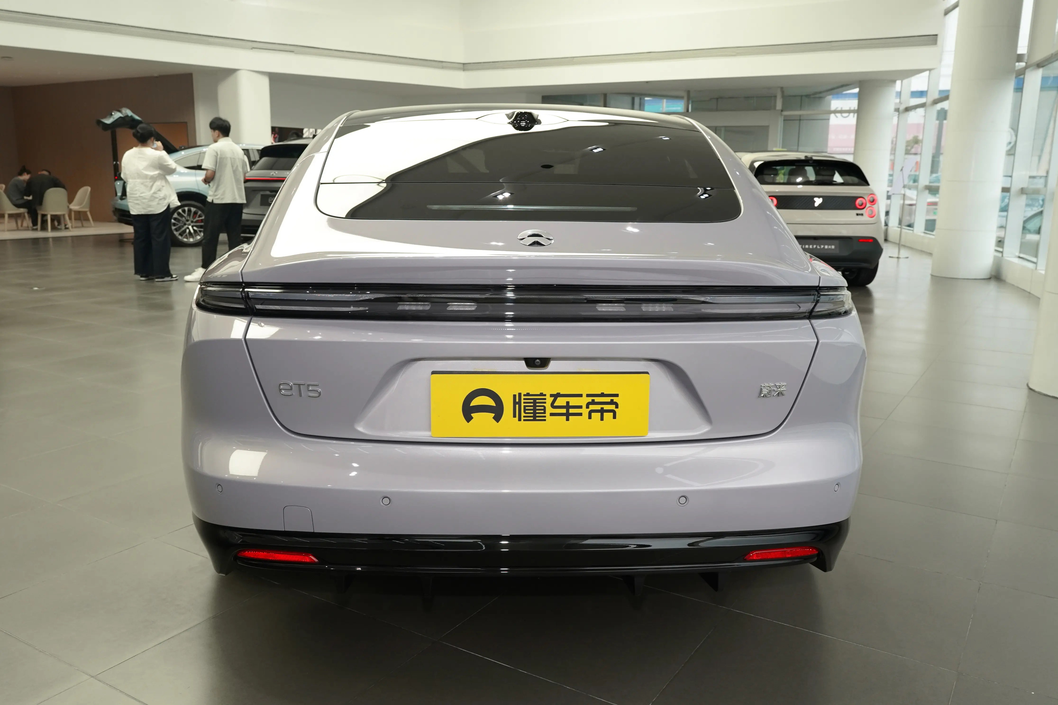 海豹08应该是比亚迪车型里面最漂亮的车了，不接受反驳，前脸和后屁股真的很好看，不