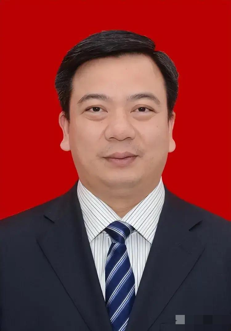 权力失守必坠深渊！湖南县官六年敛财超六千万，贪欲毁尽半生仕途。谭润洪1976