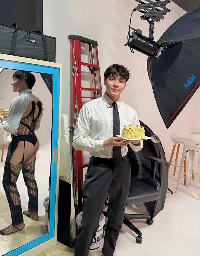 男模女装连轴转，西服蕾丝不用换。