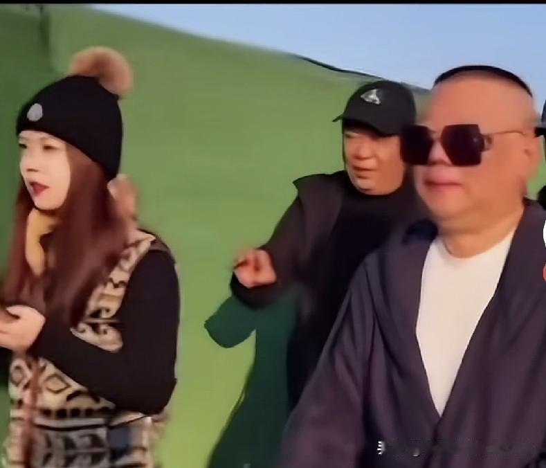 想当主流演员却屡屡碰壁！郭德纲曾暗示：我想给你当看门的，你都拍抢你饭碗，是现实把