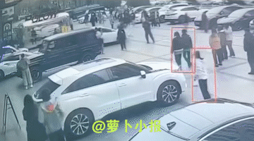 这么猛吗？路人都看懵了。10月31日中午12点半左右，天津营口道和平大悦城发生