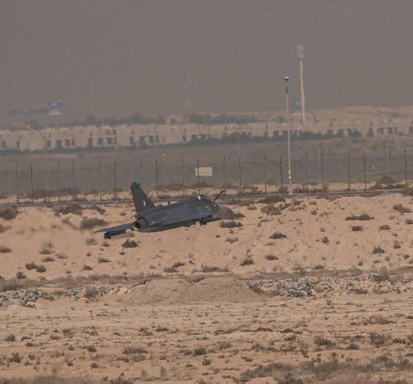 一组高清新画面，LCA“光辉”最后一刻还在努力爬升，从画画看它已经改平准备爬升。