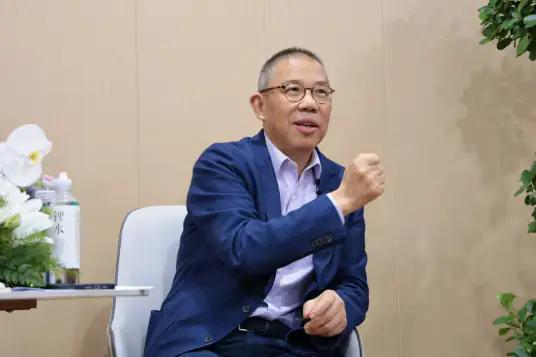 揭秘钟睒睒5300亿财富帝国:一瓶水的