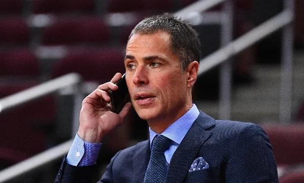 一气化三清！佩林卡封神！休赛期湖人放油电风扇芬尼·史密斯，本以为会是湖人的一大损