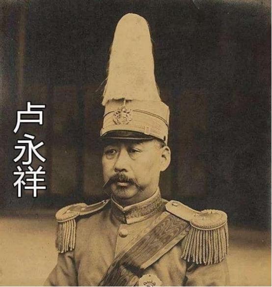 1921年，杜月笙带着30000大洋来找卢小嘉，求他放了黄金荣，但卢小嘉却说道：