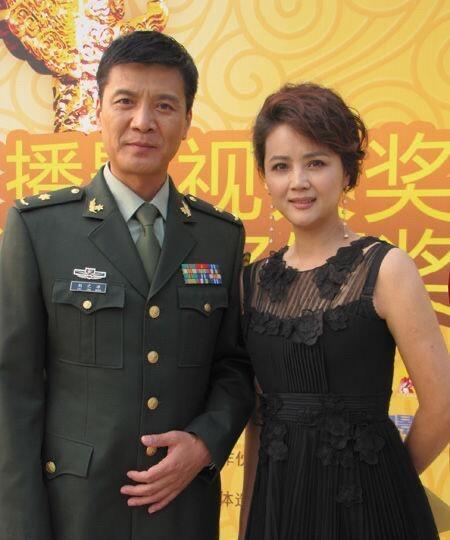 这才是般配的一对夫妻，虽然是重组的婚姻，但是幸福指数蛮高的。不论是颜值、人品，还