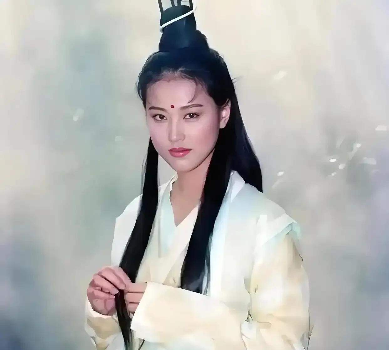 幸亏周芷若，没嫁给张无忌！张无忌虽然是明教教主，可是朱元璋却是大明的皇帝，朱元璋