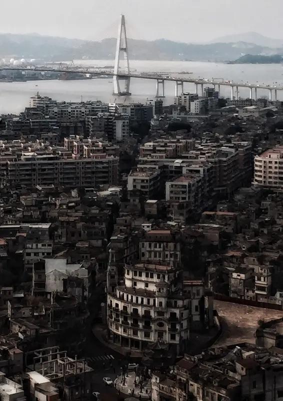 今年过年我没在家，而是去了汕头。朋友圈一发，好多人问值不值、年味浓不浓，我只能说