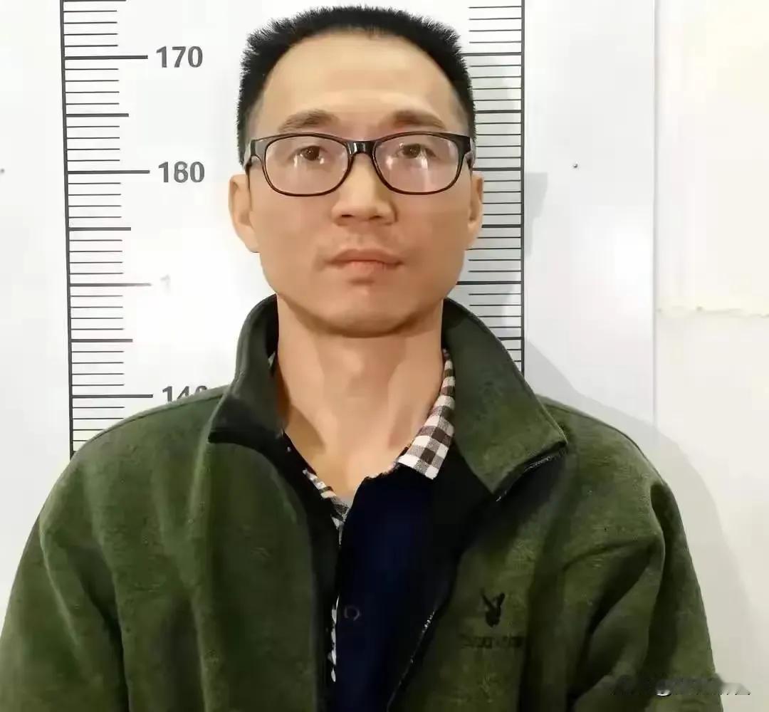 1995年，广东高干子弟陈恂敏劫走1500万现金，还害死了运钞员。他却隐姓埋名2