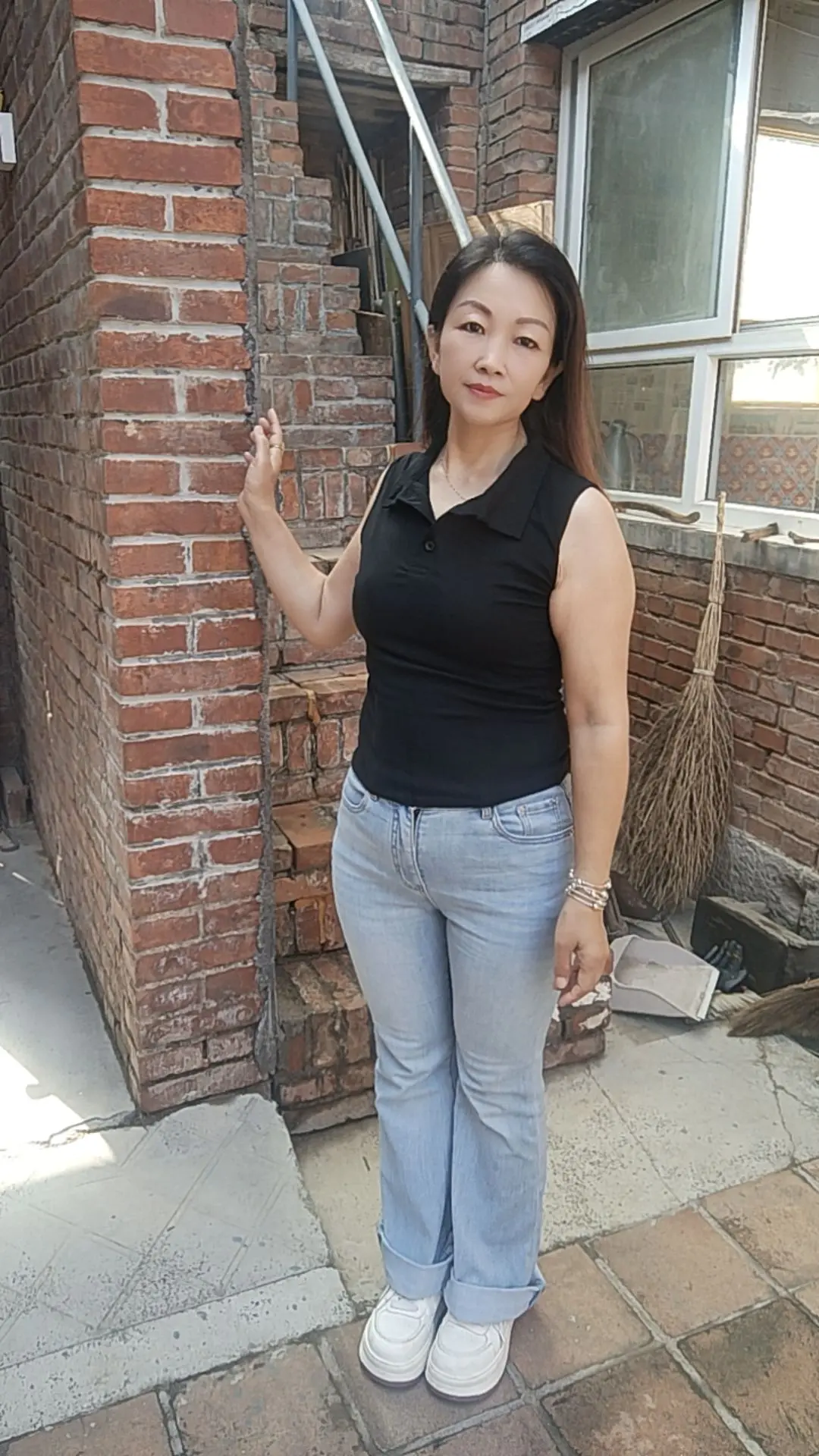人和人还是淡淡的好   就可以不期待  不在意  不要求不离开