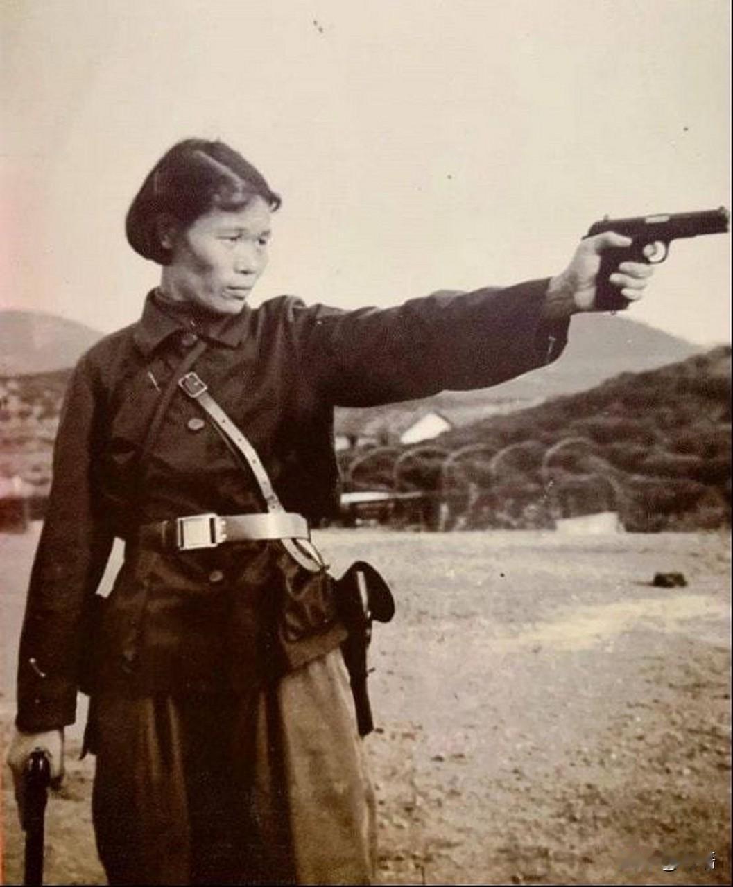 ‌莫林‌（原名姚世瑞）是‌新四军抗日女英雄‌，江苏如东人，1920年出生，